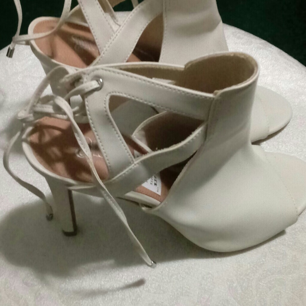 Classy High Heels - image 3